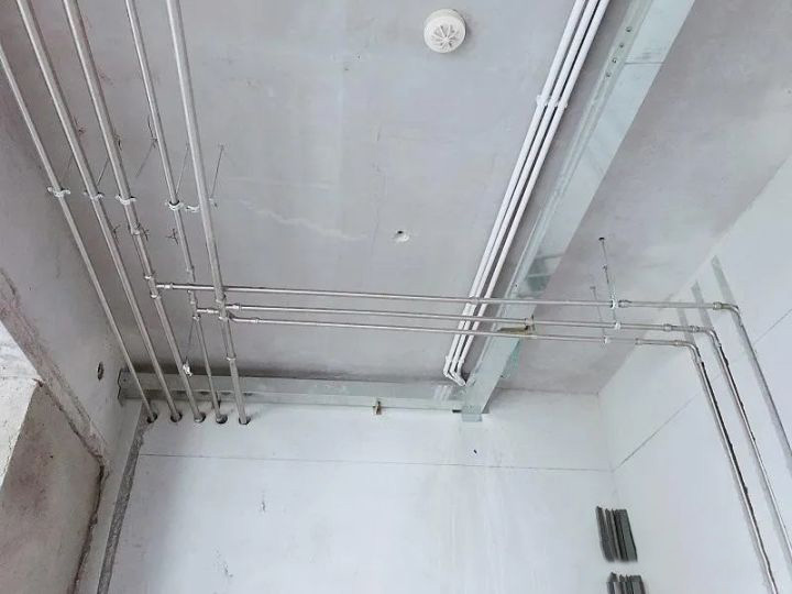薄壁91视频黄下载水管安装.jpg